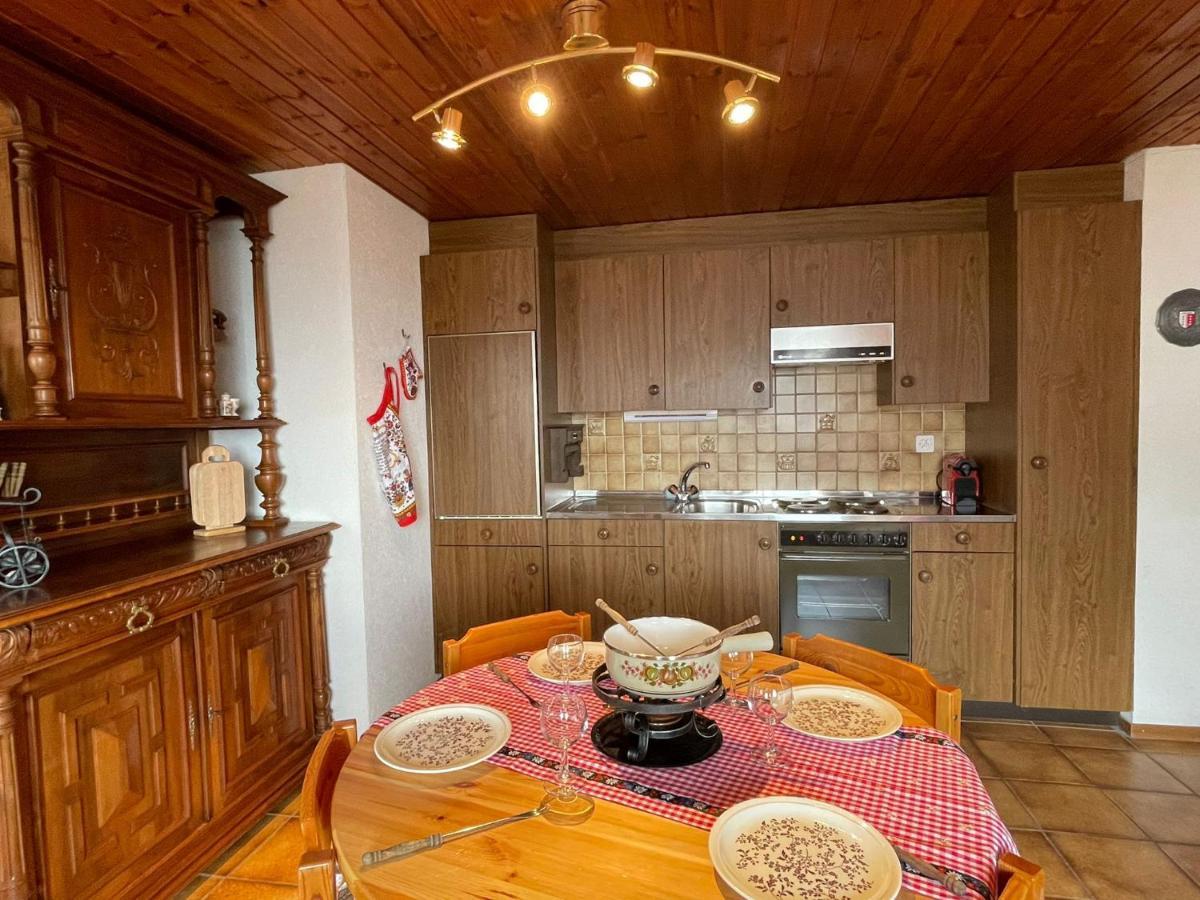 Gemuetliche Wohnung Mit Traumaussicht! Albinen Exteriör bild